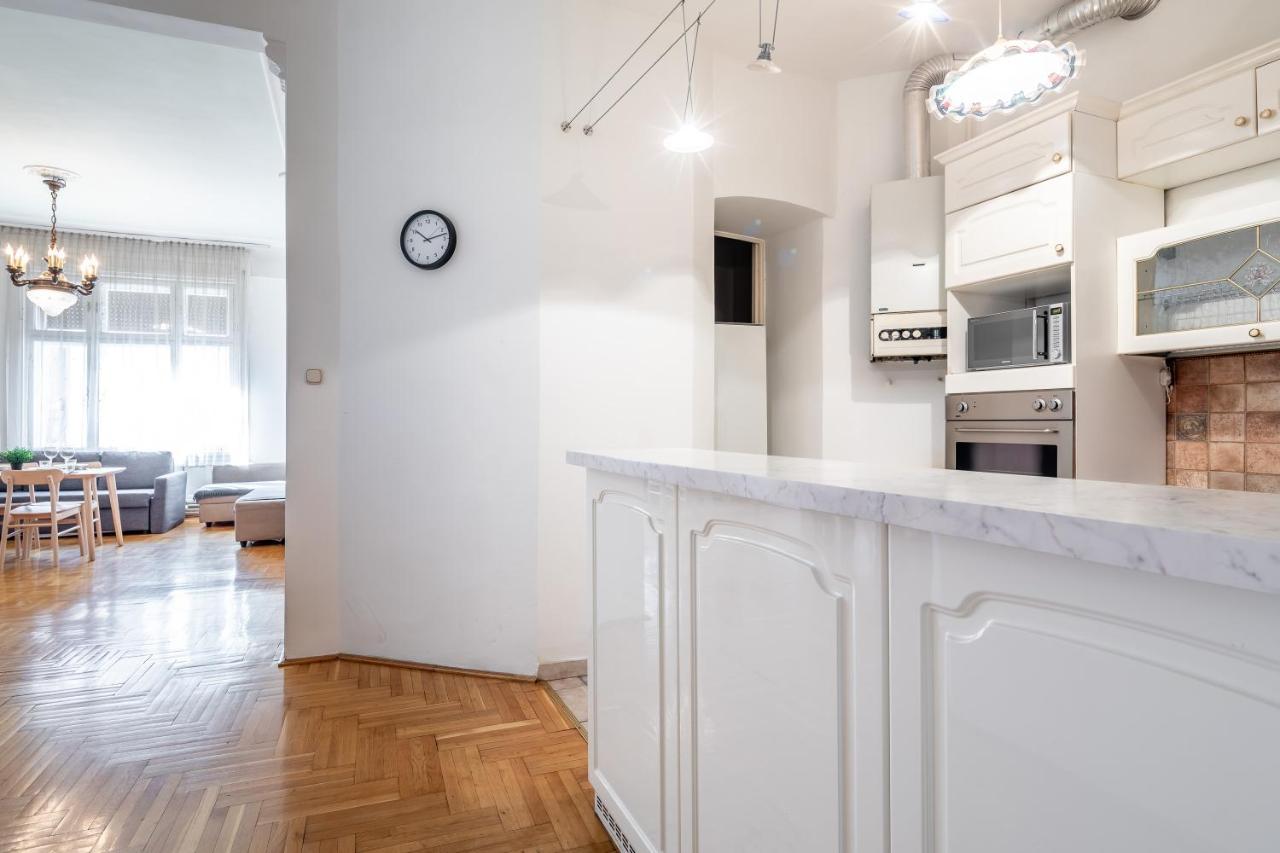 Huge Apartment In The City Center Budapest Extérieur photo