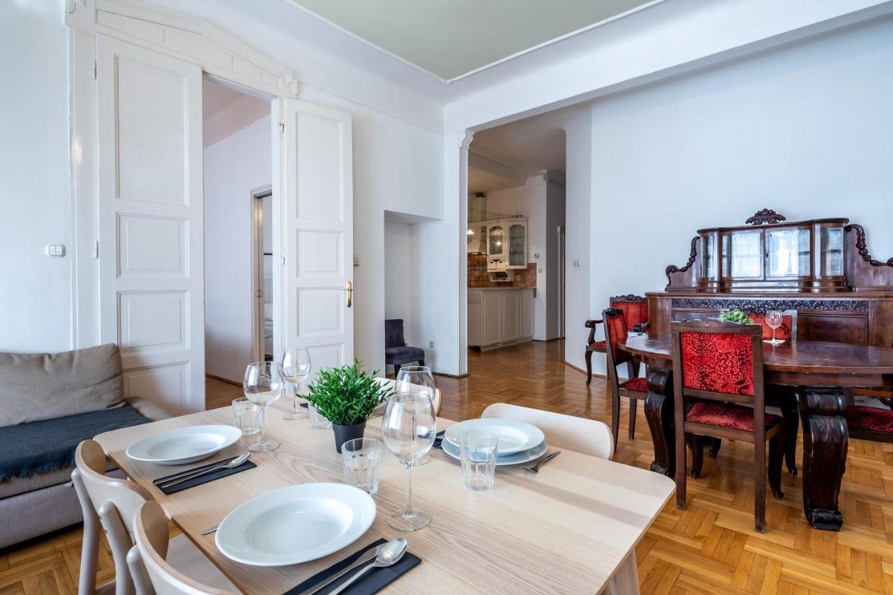 Huge Apartment In The City Center Budapest Extérieur photo