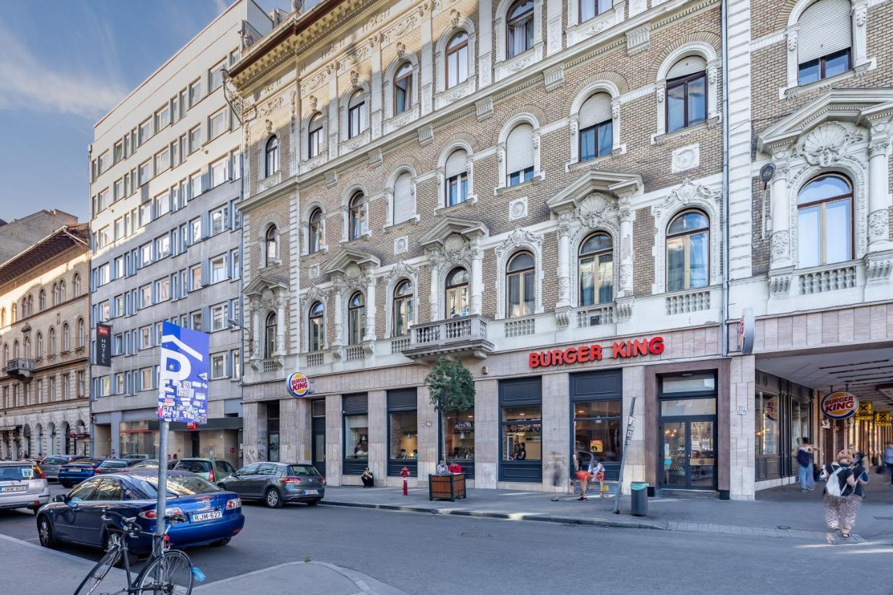 Huge Apartment In The City Center Budapest Extérieur photo