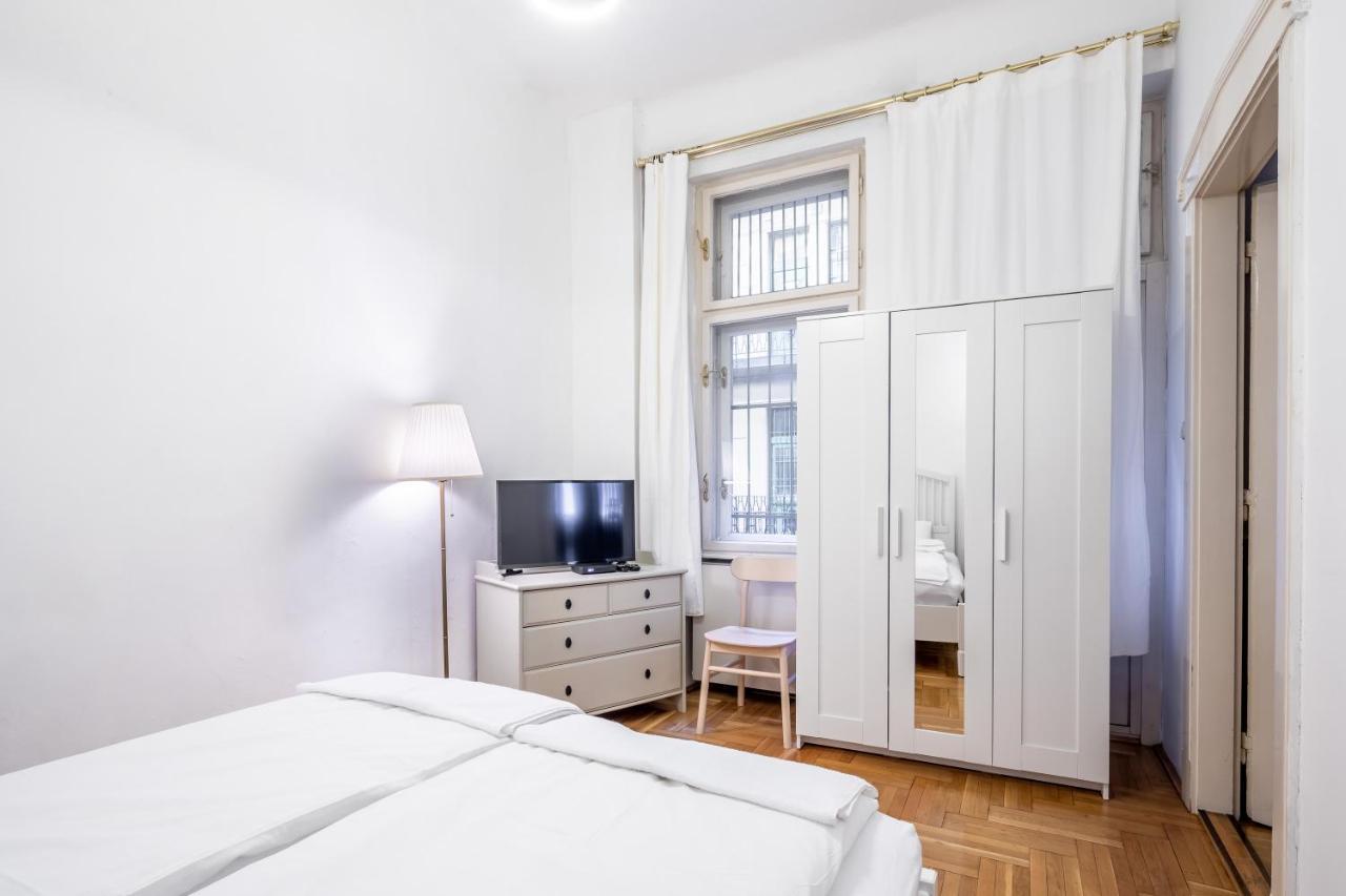 Huge Apartment In The City Center Budapest Extérieur photo