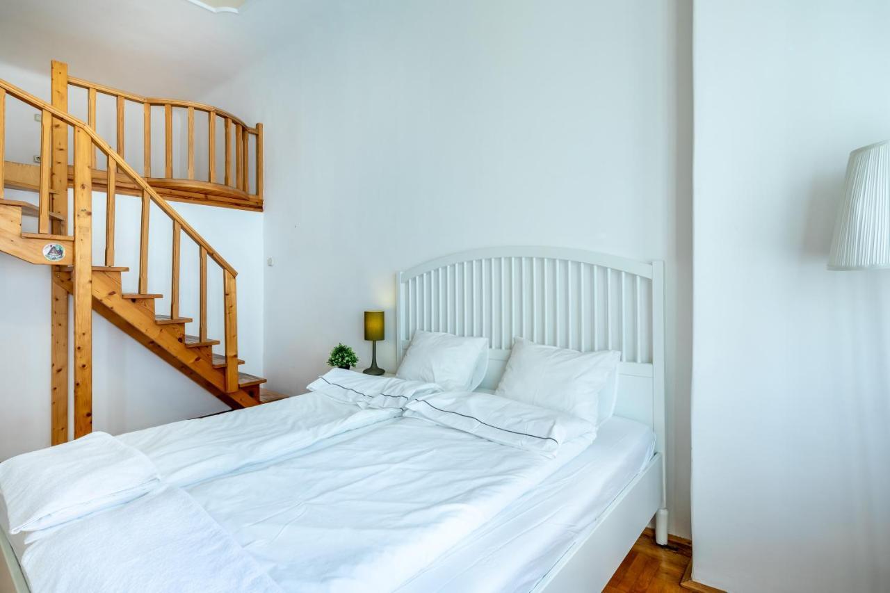 Huge Apartment In The City Center Budapest Extérieur photo