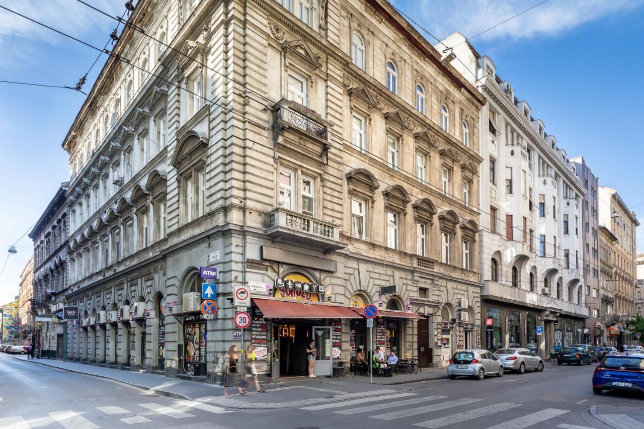 Huge Apartment In The City Center Budapest Extérieur photo